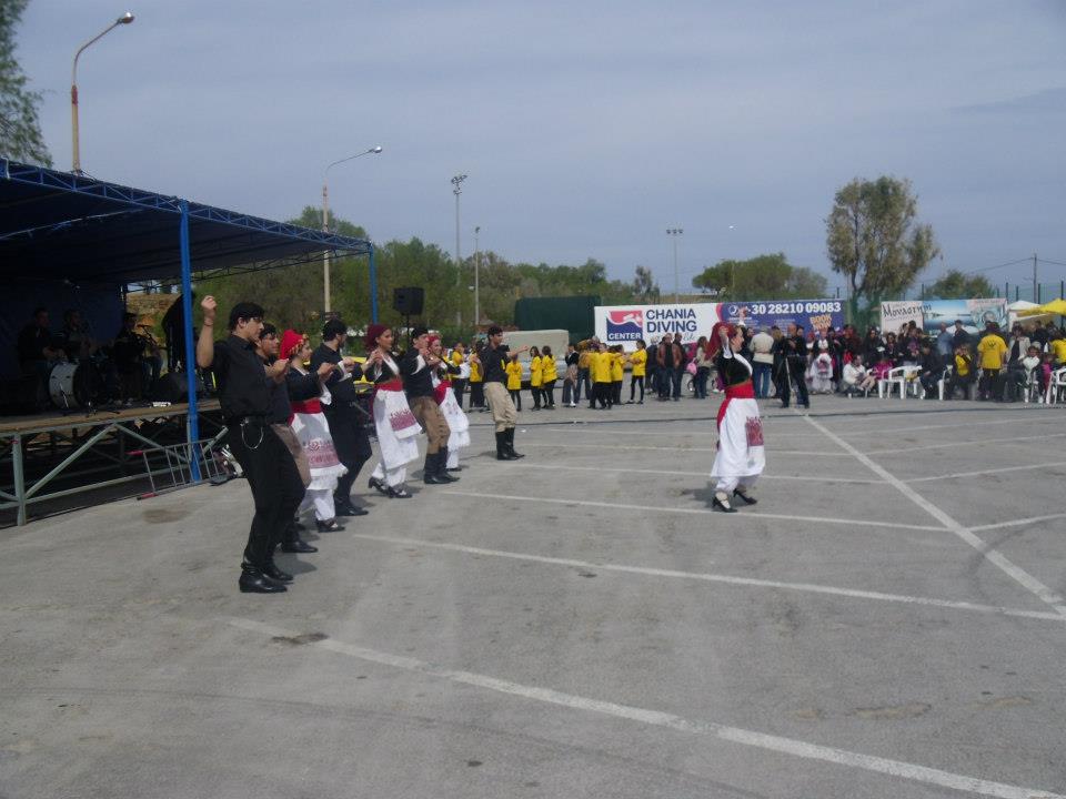 Χιλιάδες πολιτών γιόρτασαν τα Κούλουμα στους Αγ. Αποστόλους στα Χανιά