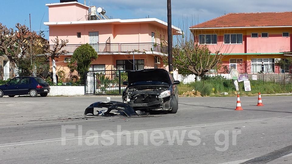 Σοβαρό τροχαίο χωρίς τραυματισμό στα Χανιά (φωτό)