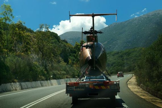  Κρήτη: Τι γυρεύει το… ελικόπτερο στην εθνική; 