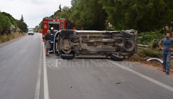 Σύγκρουση τριών αυτοκινήτων στην εθνική οδό Χανίων-Ρεθύμνης (φωτο)