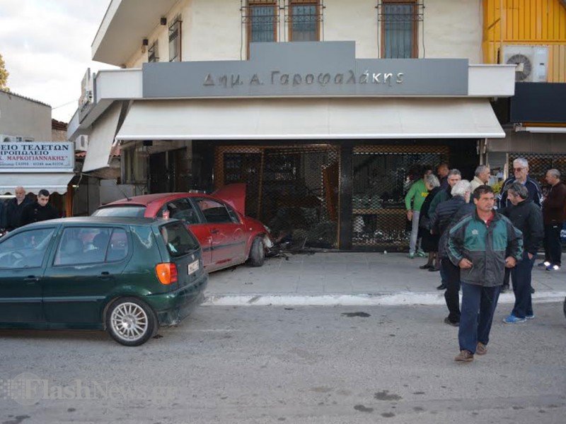 Τα πήρε όλα και έφυγε όχημα στο κέντρο των Χανίων-Ένας τραυματίας (φωτο)