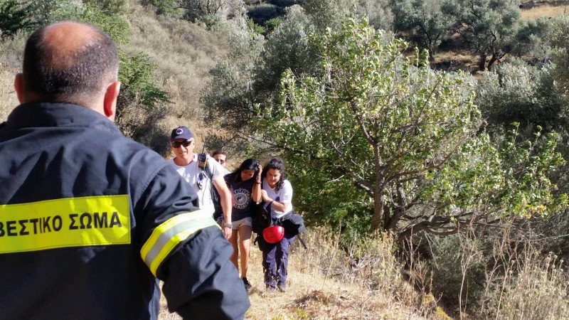 Φωτογραφίες από την διάσωση της 16χρονης στο Ρέθυμνο