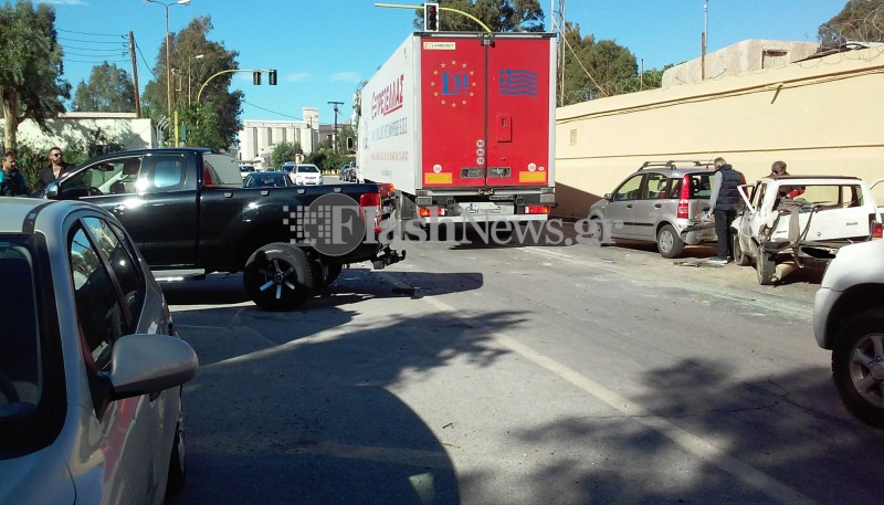 Καραμπόλα τεσσάρων αυτοκινήτων στη Σούδα (φωτο)