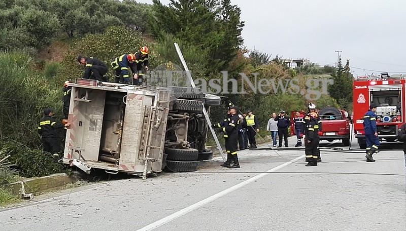 Απορριμματοφόρο ντελαπάρισε στην εθνική οδό Χανίων - Κισσάμου (φωτο)