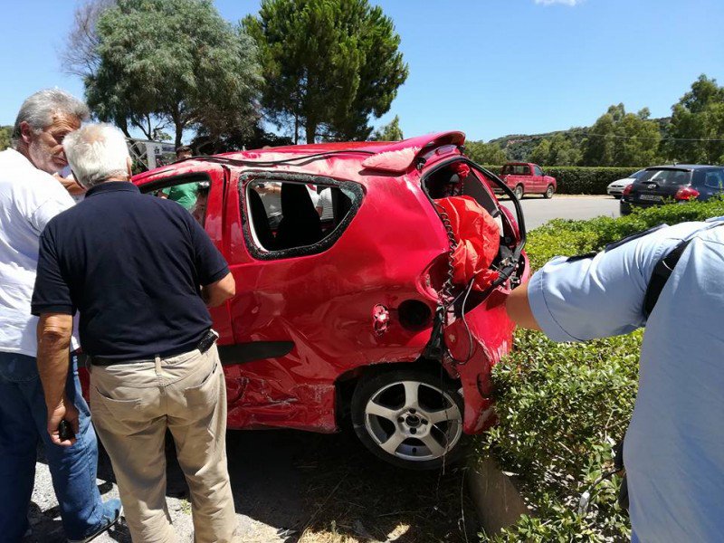 Χανιά: Σφοδρή σύγκρουση στο Συρίλι με εγκλωβισμό ενός ατόμου (φωτό)