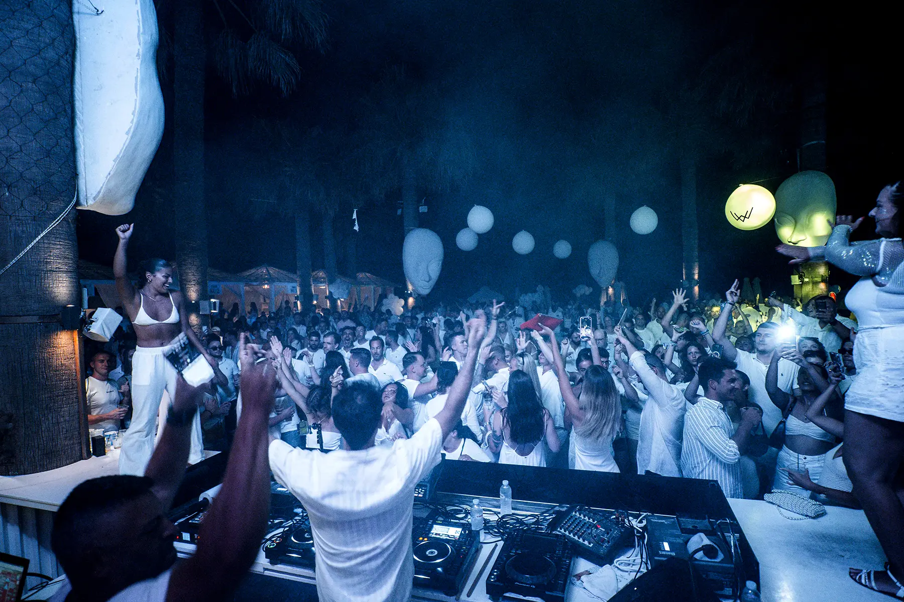 white party03