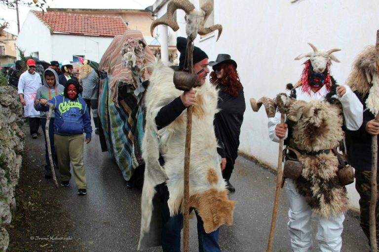 Γνωρίστε το έθιμο της Καμήλας που αναβιώνει στην Κάϊνα Αποκορώνου Χανίων(φωτο)