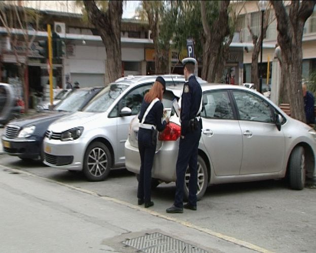 Διπλοπάρκαρες; Bye bye πινακίδες στα Χανιά... (video)