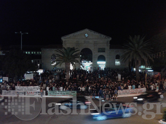 Ηχηρό όχι στο φασισμό - Χημικά στο κέντρο των Χανίων