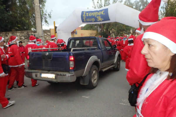 Χανιά: Οι γαϊδουρίστας του Santa Run (video)