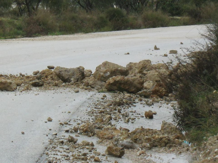 Κατολισθήσεις, κλειστοί δρόμοι και διακοπές ρεύματος στα Χανιά