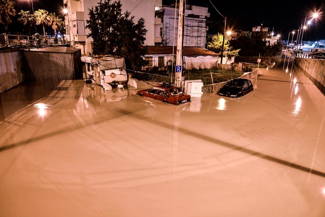 Δύσκολη νύχτα στο Ηράκλειο - Πλημμύρισαν χείμαρροι - Επιχειρήσεις διάσωσης