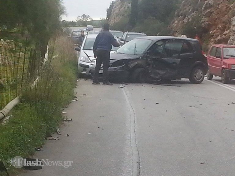 Χανιά: Τροχαίο στην Εθνική οδό στο Καλάμι (φωτο)