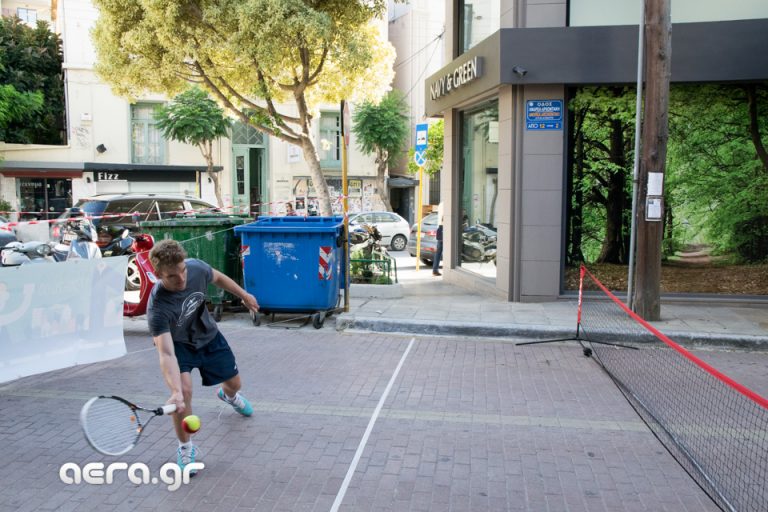 Έκλεισαν κεντρικό δρόμο στα Χανιά για να παίξουν τένις