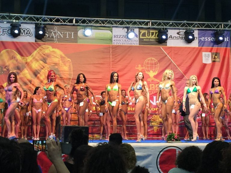 Παγκόσμια πρωταθλήτρια Miss bikini 2015 η Χανιώτισσα Βαλεντίνα Μαντινάκη