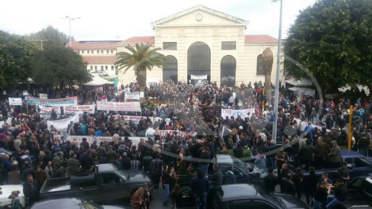 Σε εξέλιξη οι απεργιακές συγκεντρώσεις στα Χανιά