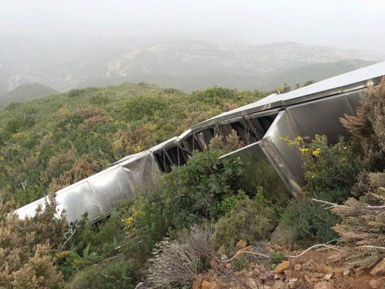 Η περιοχή πριν, όταν δέσποζε ακόμα σε υψόμετρο 650 μέτρων, ο τεράστιος σταυρός που τοποθετήθηκε σε ανάμνηση της Ύψωσης του Τιμίου Σταυρού από την Αγία Ελένη στα Ιεροσόλυμα.