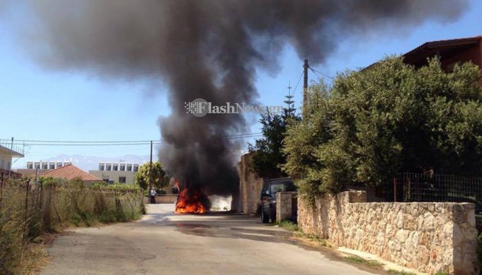 Λαμπάδιασε μικρό αυτοκίνητο βαν στις Στέρνες Ακρωτηρίου (φωτο)