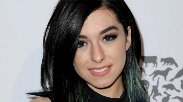 Η Christina Grimmie άνοιξε την αγκαλιά της στον δολοφόνο της!