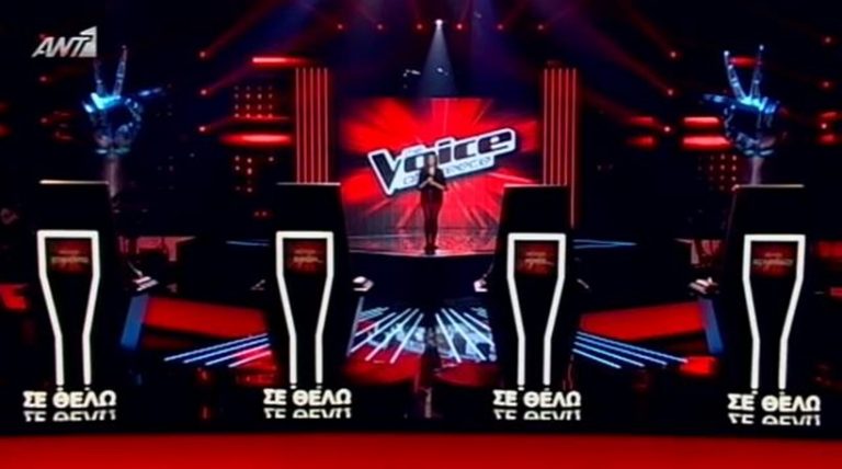 Φιναλίστ του «The Voice» τραγουδά στον πεζόδρομο του Θησείου για να ζήσει την οικογένεια του 25/07/201614:243