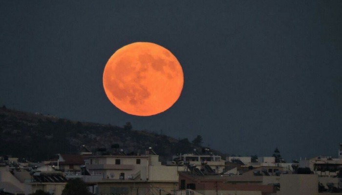 Μάγεψε η Αυγουστιάτικη πανσέληνος - Πώς είδαμε το φεγγάρι από τα Χανιά