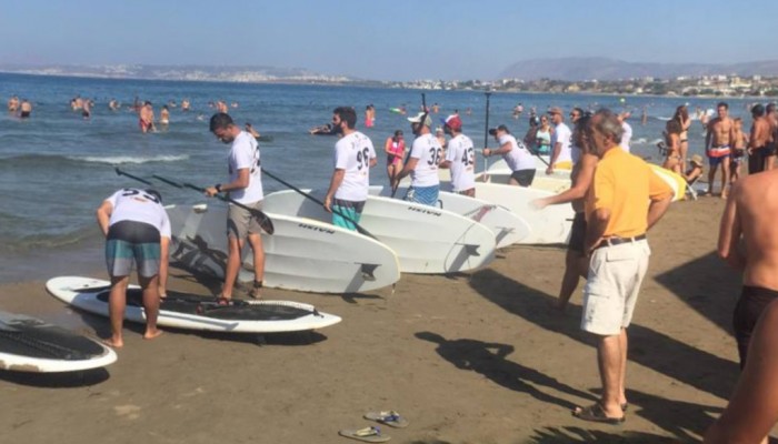 Πυροσβέστης στα Χανιά βγήκε πρώτος και στη... θάλασσα στον διεθνή αγώνα SUP