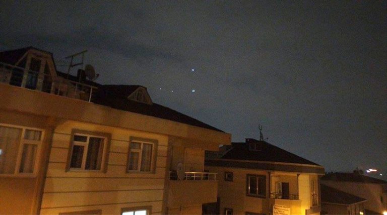 Δεκάδες αναφορές για εμφανίσεις...UFO στην Τουρκία - Παροξυσμός στα social media