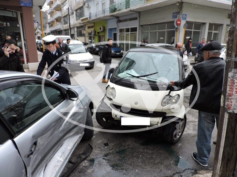 Τροχαίο με τραυματισμό στο κέντρο της πόλης των Χανίων (φωτ)