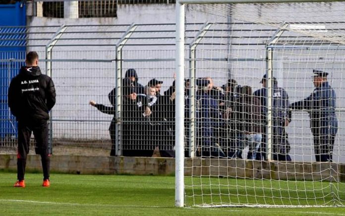 Χανιά: Άγριο ξύλο και στα Περιβόλια με ΜΑΤ και οπαδούς του ΟΦΗ (Video)