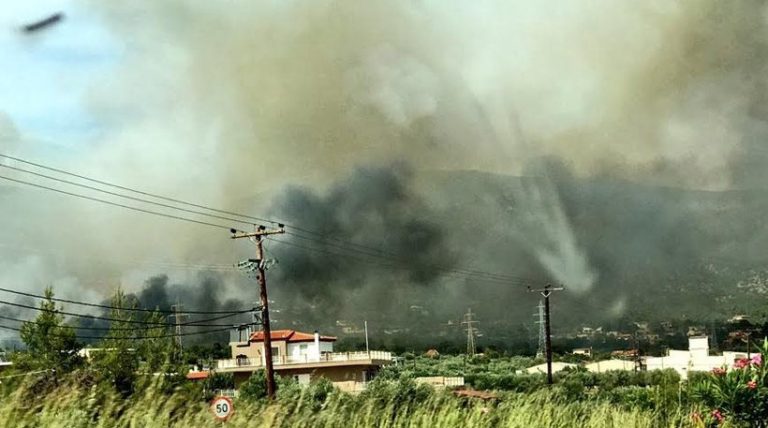 Ένας νεκρός και δύο τραυματίες από την φωτιά στους Αγίους Θεοδώρους