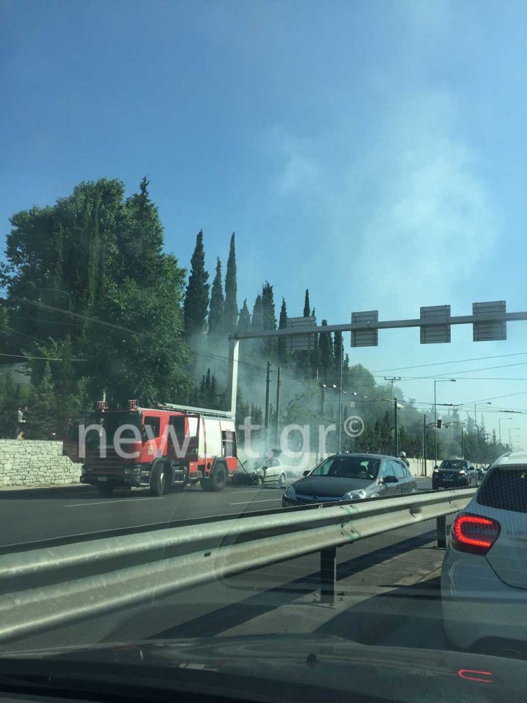 Ο Στέλιος Χανταμπάκης έσωσε γυναίκα οδηγό από φλεγόμενο όχημα (φωτο)