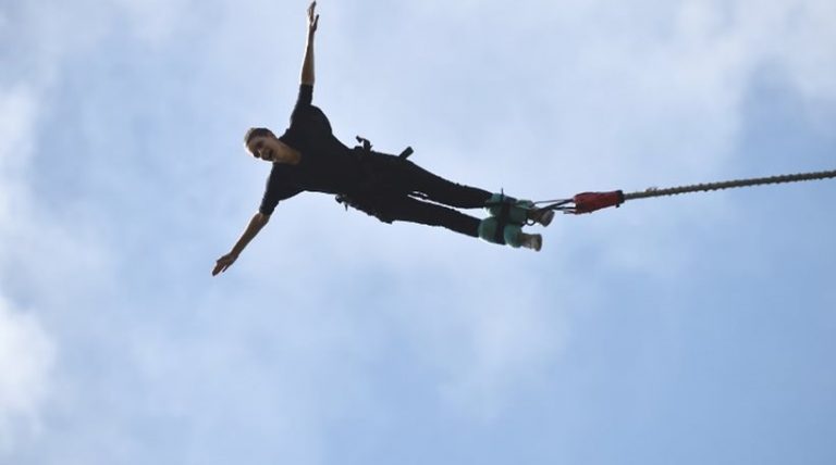 Αδιανόητο: 17χρονη έχασε τη ζωή της σε bungee jumping επειδή ο εκπαιδευτής της δεν είχε καλή προφορά αγγλικών