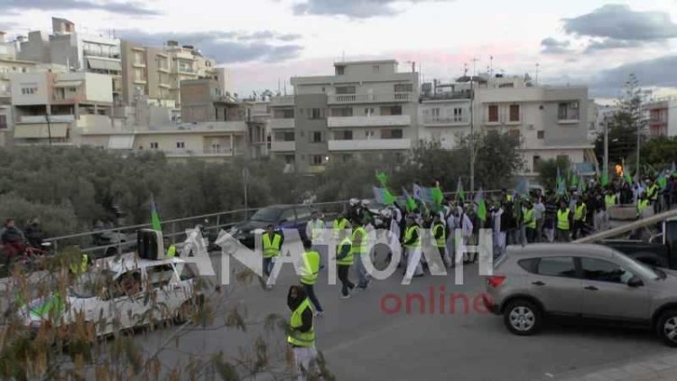 Κρήτη: Πραγματοποίησαν πορεία για να τιμήσουν τον Μωάμεθ (φωτο)