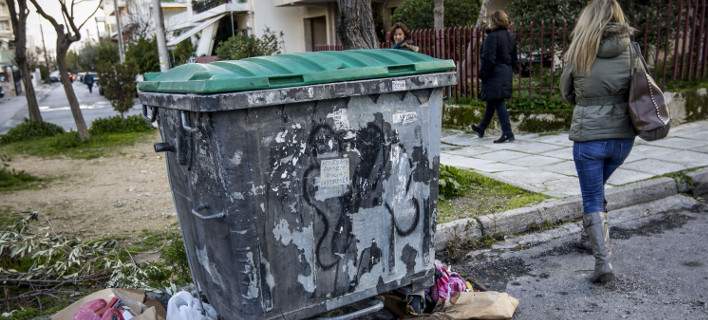 Φρίκη: Με τον ομφάλιο λώρο και σκοινί στραγγαλίστηκε το βρέφος που βρέθηκε νεκρό σε κάδο