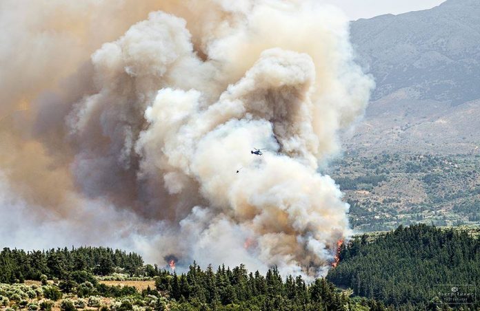 Χανιά: Έσβησε η φωτιά στον Κακόπετρο – Υπό έλεγχο στον Αποκόρωνα