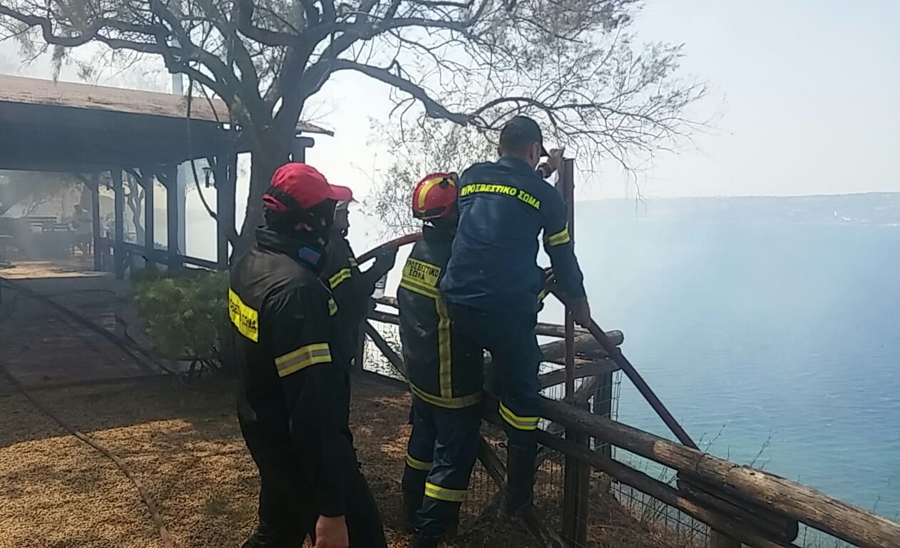 Συναγερμός από μεγάλη φωτιά στο Καλάμι στα Χανιά (φωτο)