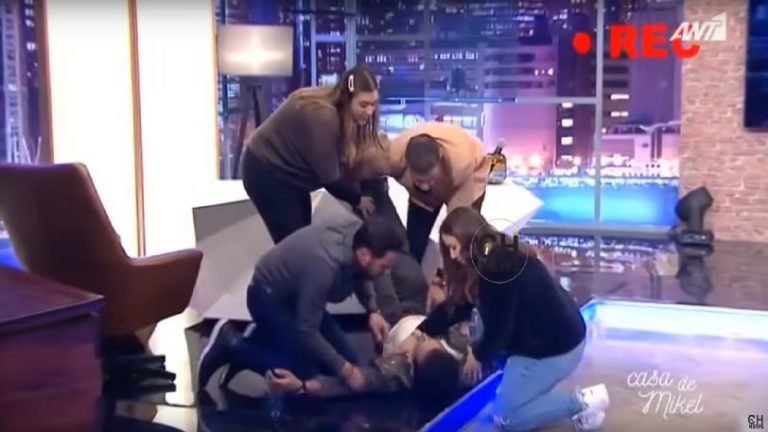 Ο Σάββας Πούμπουρας λιποθύμησε σε εκπομπή (video)