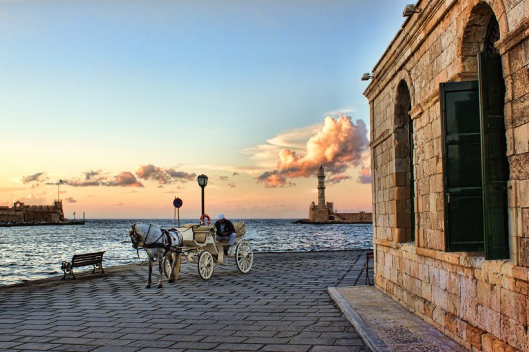 Χανιά: Τι αποφάσισε το Δημοτικό Λιμενικό Ταμείο για τις άμαξες στο Ενετικό Λιμάνι