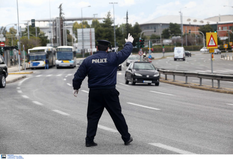 Πότε και πώς θα αρθούν τα μέτρα απαγόρευσης - Τι θα γίνει με μαγαζιά και σχολεία.