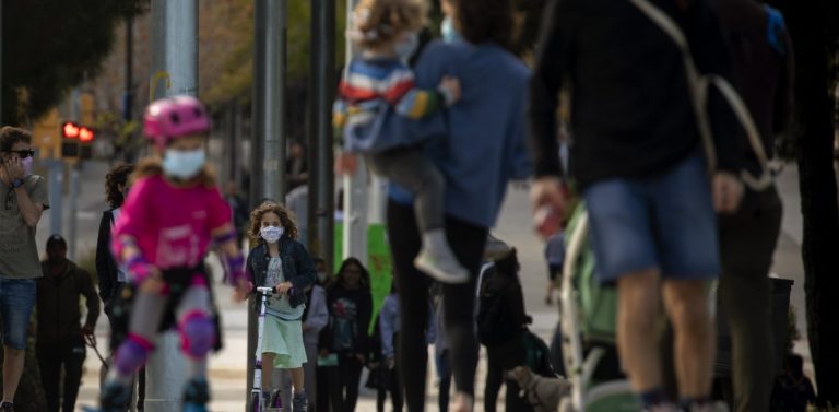 Τα αγκάθια της νέας κανονικότητας: Όλες οι αλλαγές στη ζωή μας από την Δευτέρα