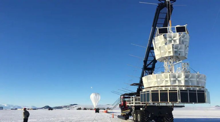 Ανακάλυψε η NASA ένα παράλληλο σύμπαν όπου ο χρόνος κινείται αντίστροφα; (video)