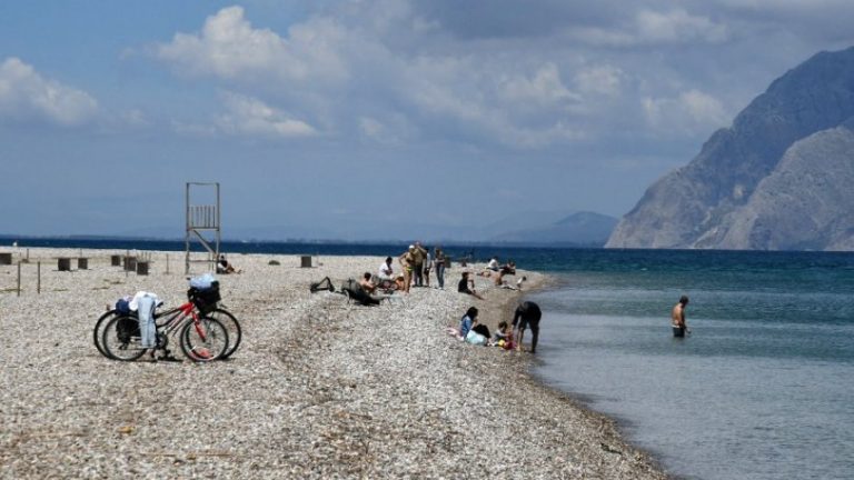 Επεισοδιακή σύλληψη γυμνιστή σε πλαζ με επίθεση σε αστυνομικό