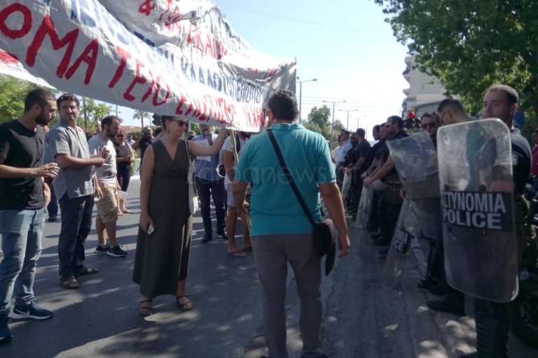 Χανιά: Ματ και θερμή υποδοχή για το Υπουργός Τουρισμού στο Επιμελητήριο (φωτο)