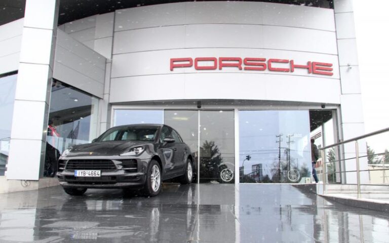 Ούτε μία, ούτε δύο αλλά 210 Porsche αγόρασαν οι Έλληνες μέσα στην καραντίνα