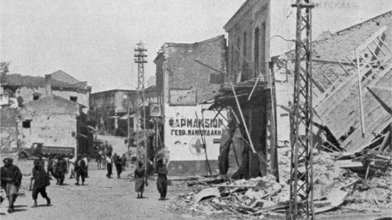 «Βομβαρδισμένα Χανιά» - Υπαίθρια έκθεση φωτογραφίας σε γωνιές της πόλης