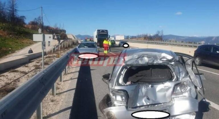 Φρικτό δυστύχημα στην εθνική - 22χρονη κατέβηκε να ελέγξει το ΙΧ της και παρασύρθηκε από φορτηγό (φωτο)