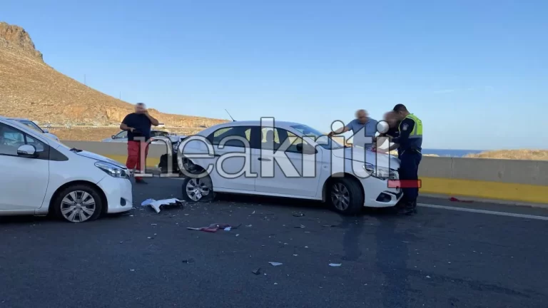 Μεγάλες ουρές αυτοκινήτων σχηματίστηκαν μετά το τροχαίο