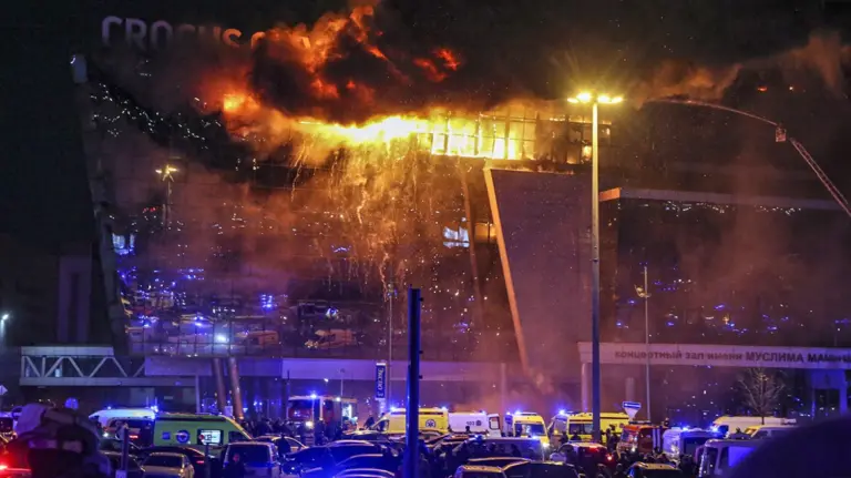 Μακελειό στη Μόσχα: Περισσότεροι από 60 οι νεκροί - Η Δύση προειδοποιούσε για επιθέσεις και ο Πούτιν μιλούσε για εκφοβισμό