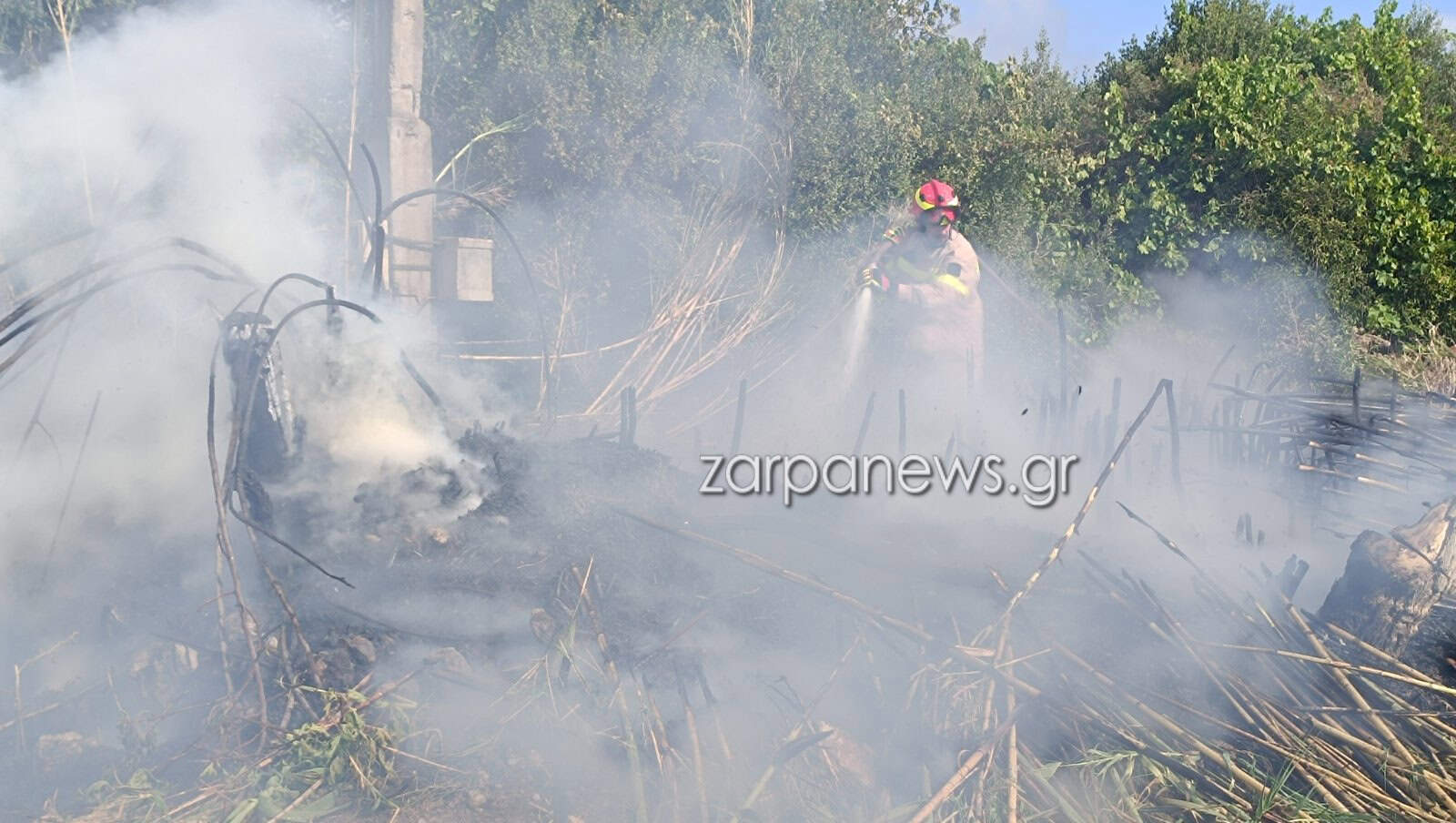 Χανιά: Συναγερμός στην Πυροσβεστική για φωτιά έξω από το εργοστάσιο της ΔΕΗ στην Ξυλοκαμάρα (φωτο)