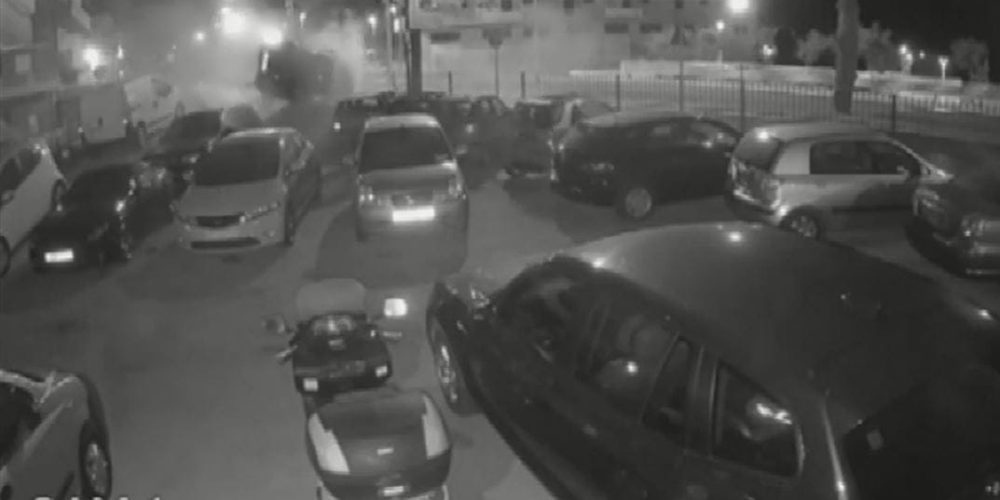 Κρήτη: Βίντεο ντοκουμέντο από σοκαριστικό τροχαίο – Έσπασε τα κάγκελα και μπήκε σε μάντρα